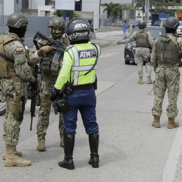 Ecuador, rilasciati gli ultimi ostaggi nelle carceri. Continua lo stato di emergenza