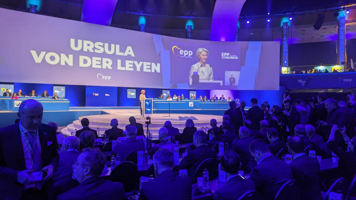 Elezioni Europee 2024, il PPE proclama e conferma Ursula von der Leyen. A votare e a scegliere anche Alternativa Popolare