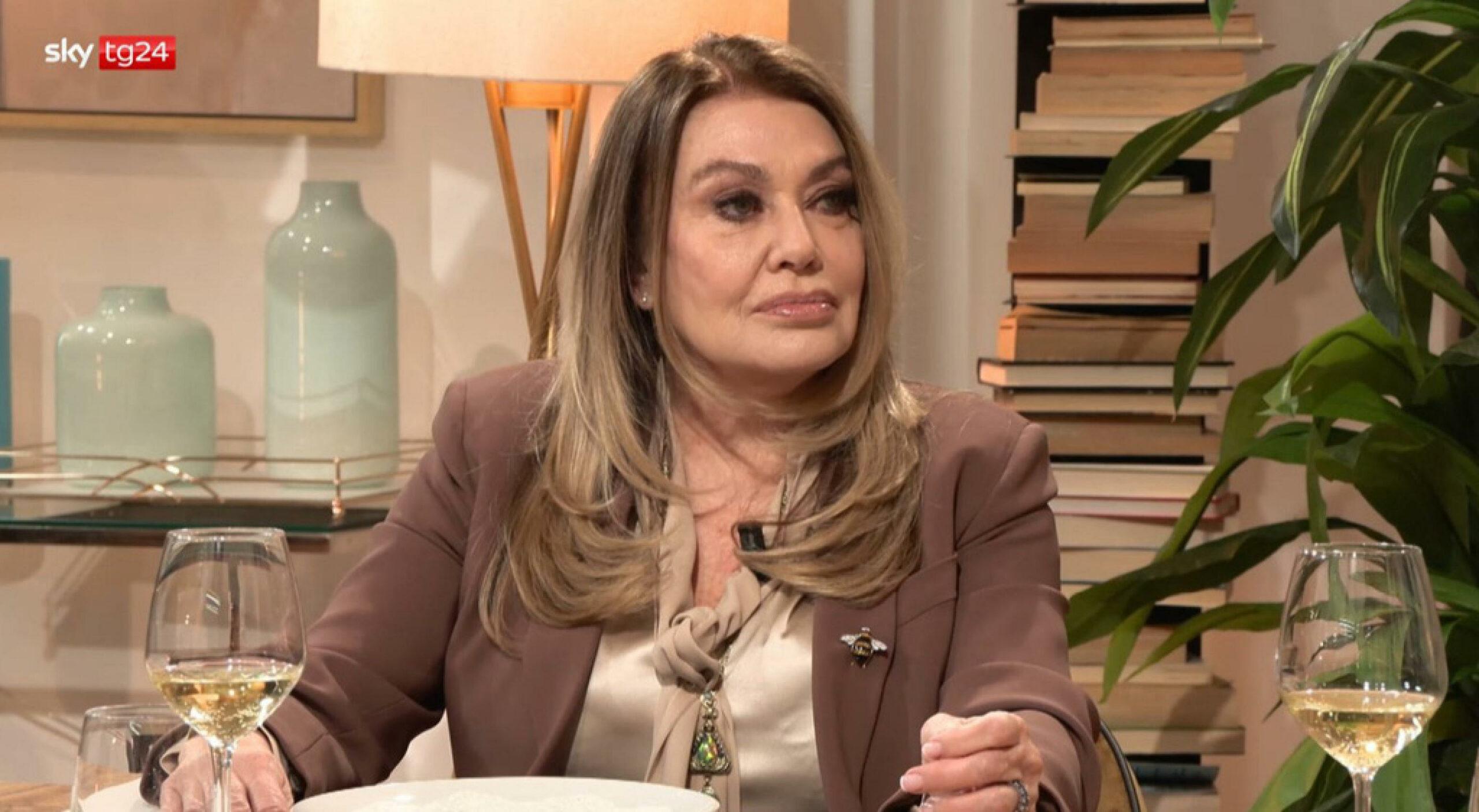 Le rivelazioni di Veronica Lario in tv: “Non ho segreti sulla vita di Berlusconi. Mi sono sentita un po’ vessata”