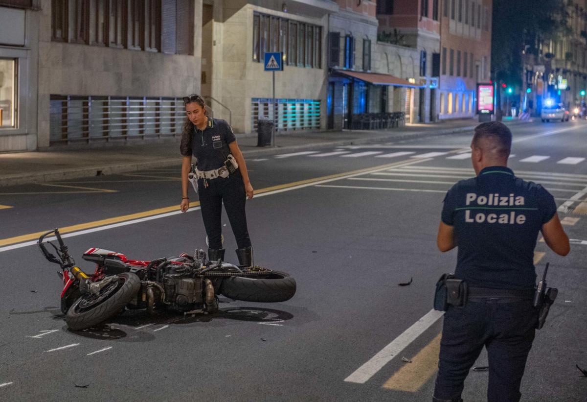 Genova, incidente a Sestri Levante: centauro in ospedale con l’elic…