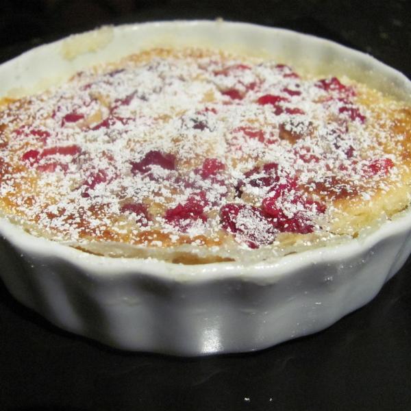 Dolce primavera con il clafoutis di fragole, anche veg