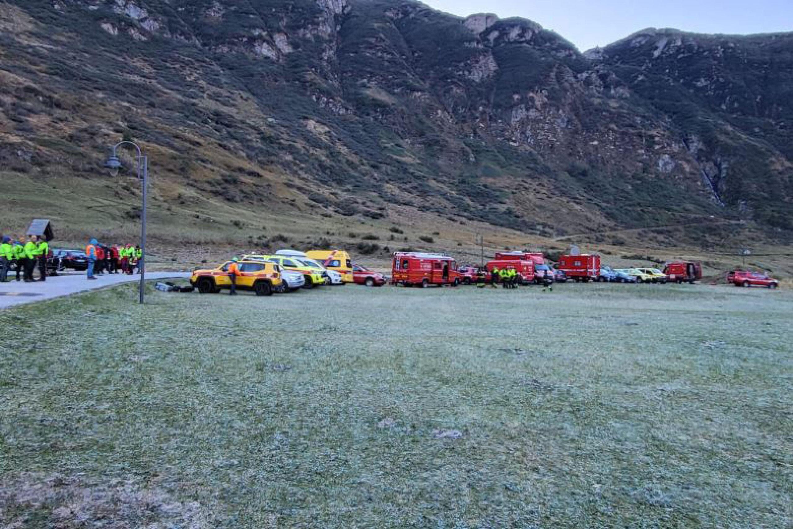 Frana in Val Formazza, individuato il corpo di uno dei due escursionisti dispersi: poco distante gli indumenti dell’altro. “Operazioni di recupero non immediate”