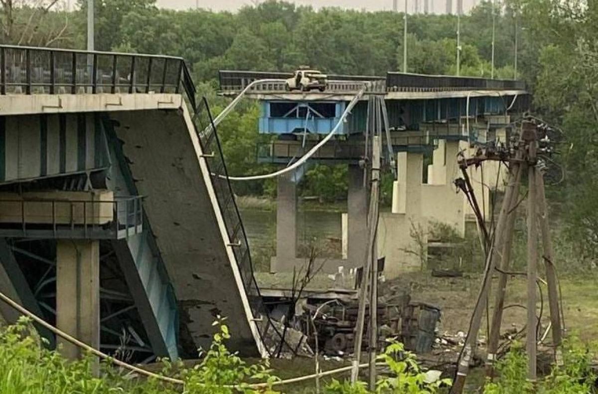 Dalle fosse comuni alla distruzione di Severodonetsk. Il punto.