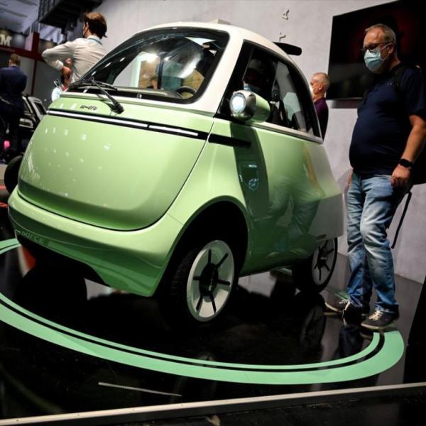 Microlino, al via la prenotazioni per la microcar elettrica prodotta in Italia: prezzo, dove comprarla, autonomia