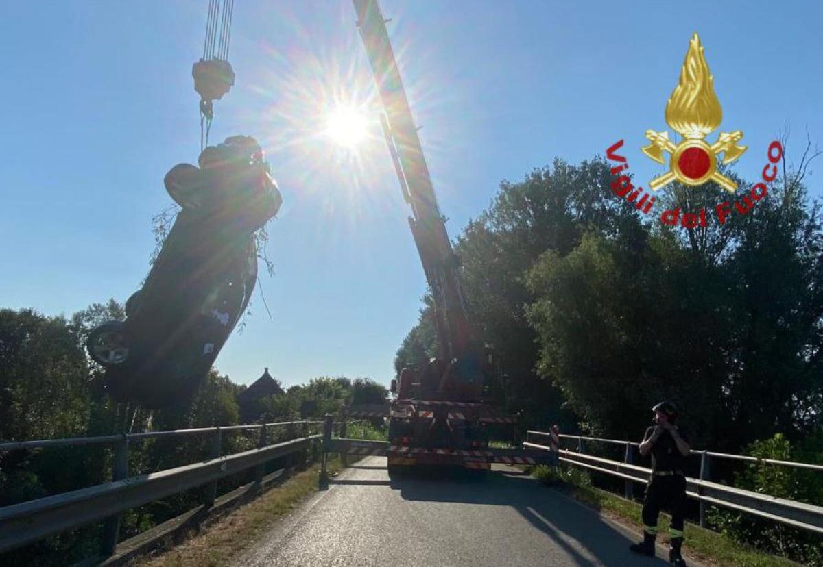 Chi sono i due ragazzi morti in un incidente a Chioggia? Ferito gravemente un terzo passeggero: l’auto finita in un canale