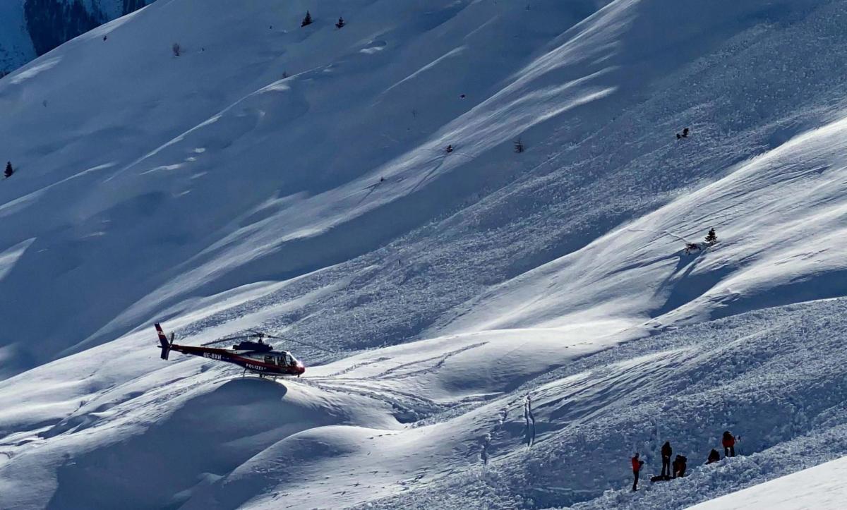 Valanga in Austria, salvati tutti gli sciatori coinvolti: 4 sono fe…