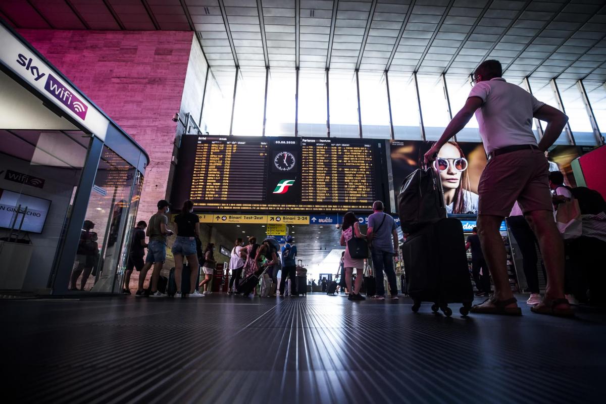 Oggi il debutto del nuovo Frecciarossa che collega Roma-Milano in d…