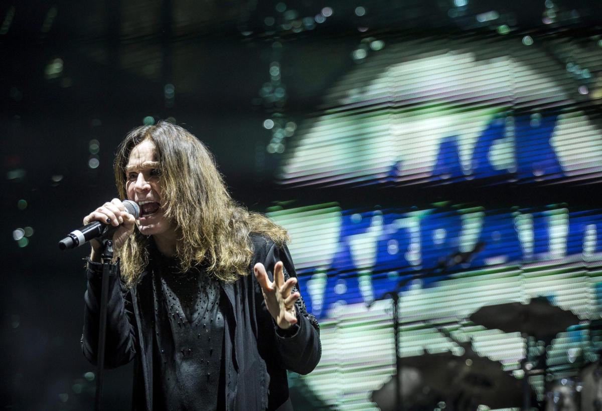 Ozzy Osbourne torna in concerto assieme agli AC\DC al Power Trip Fe…