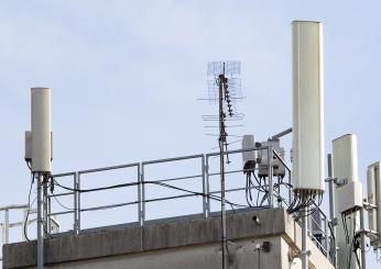 Ravenna, nuova antenna 5G nel parco Maria Montessori: cittadini in protesta, scatta la petizione