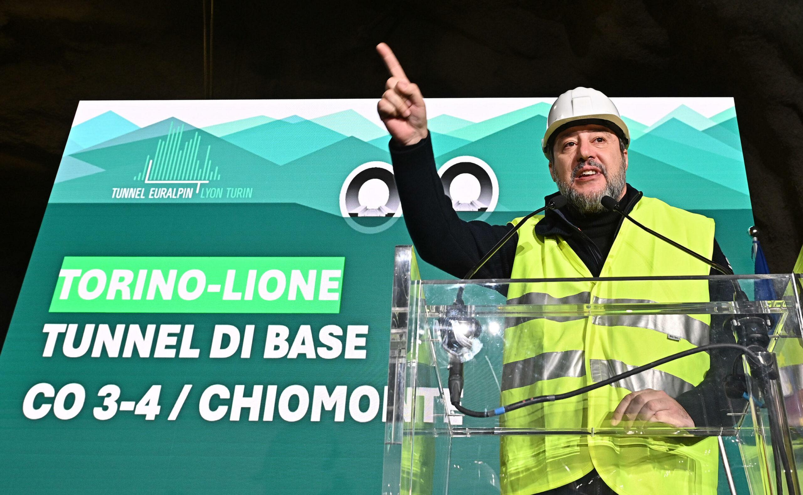 Salvini a Chiomonte difende la TAV: “Oggi è una giornata storica. I no hanno stufato”