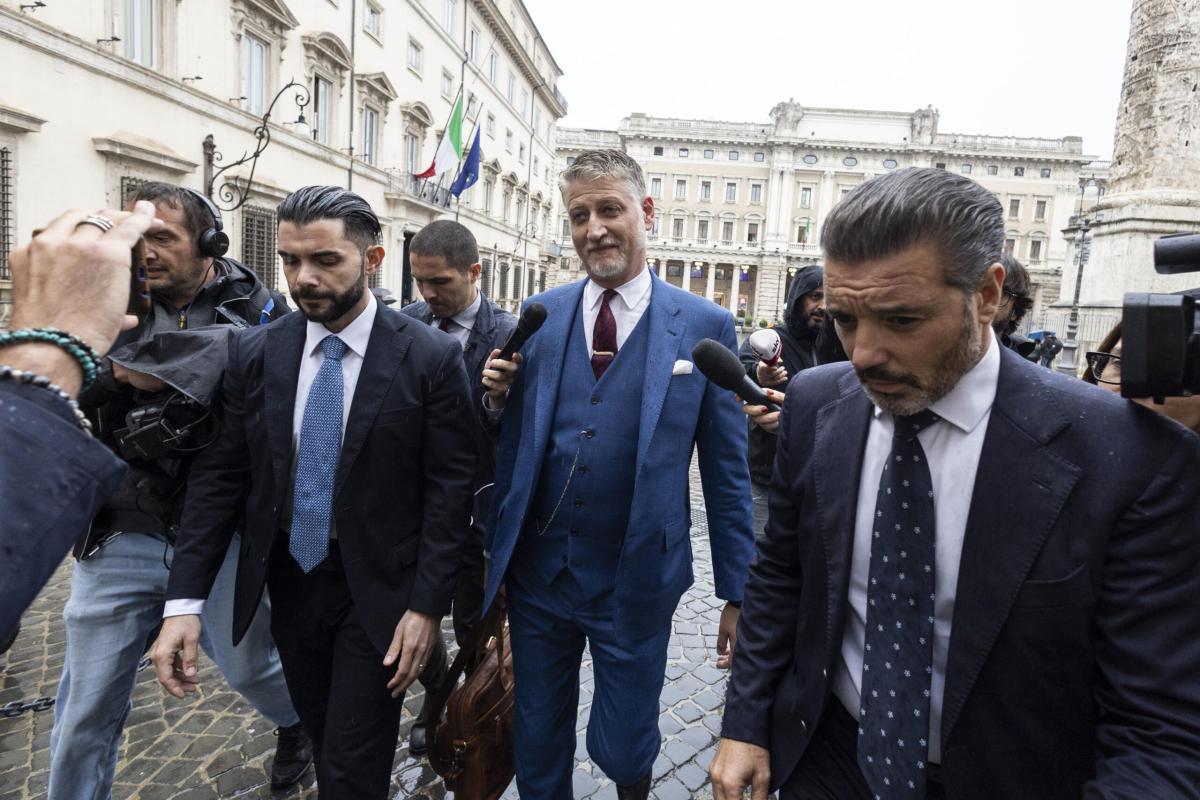 Dimissioni Spano, Giuli a colloquio a Palazzo Chigi: “Clima di mostrificazione”, e ai giornalisti cita un film: “L’apparenza inganna”