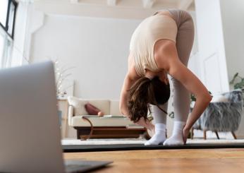 Come si fa yoga per principianti a casa: i tre esercizi da provare subito   