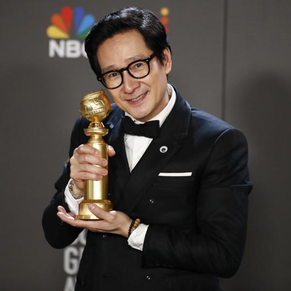 Jonathan Ke Quan età, moglie, figli e vita privata dell’attore vincitore del Golden Globes