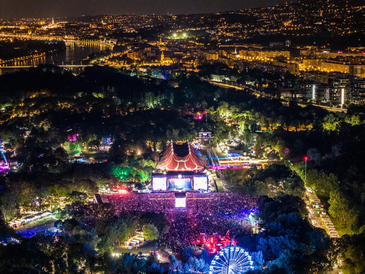 Sziget Festival 2024: nella lineup anche gli italiani Liberato e Fi…