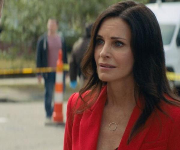 In Scream 7 tornerà anche Courtney Cox nel ruolo di Gale Weathers, Woodsboro l’aspetta!