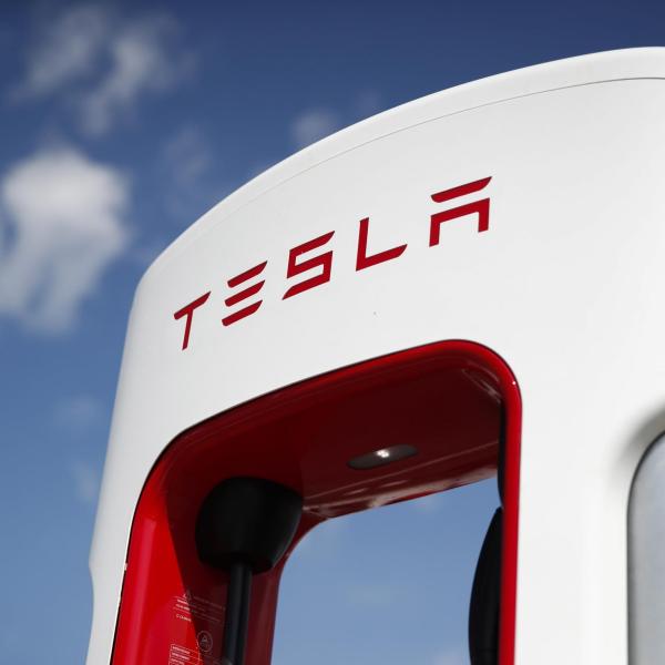 Tesla ha avviato la produzione dei suoi primi camion elettrici