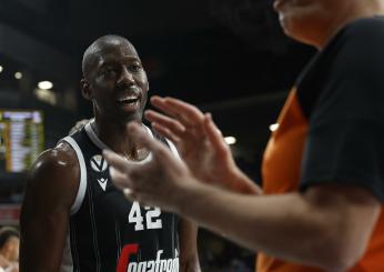 Basket, Serie A: la Virtus Bologna batte Brescia e vola in testa in solitaria