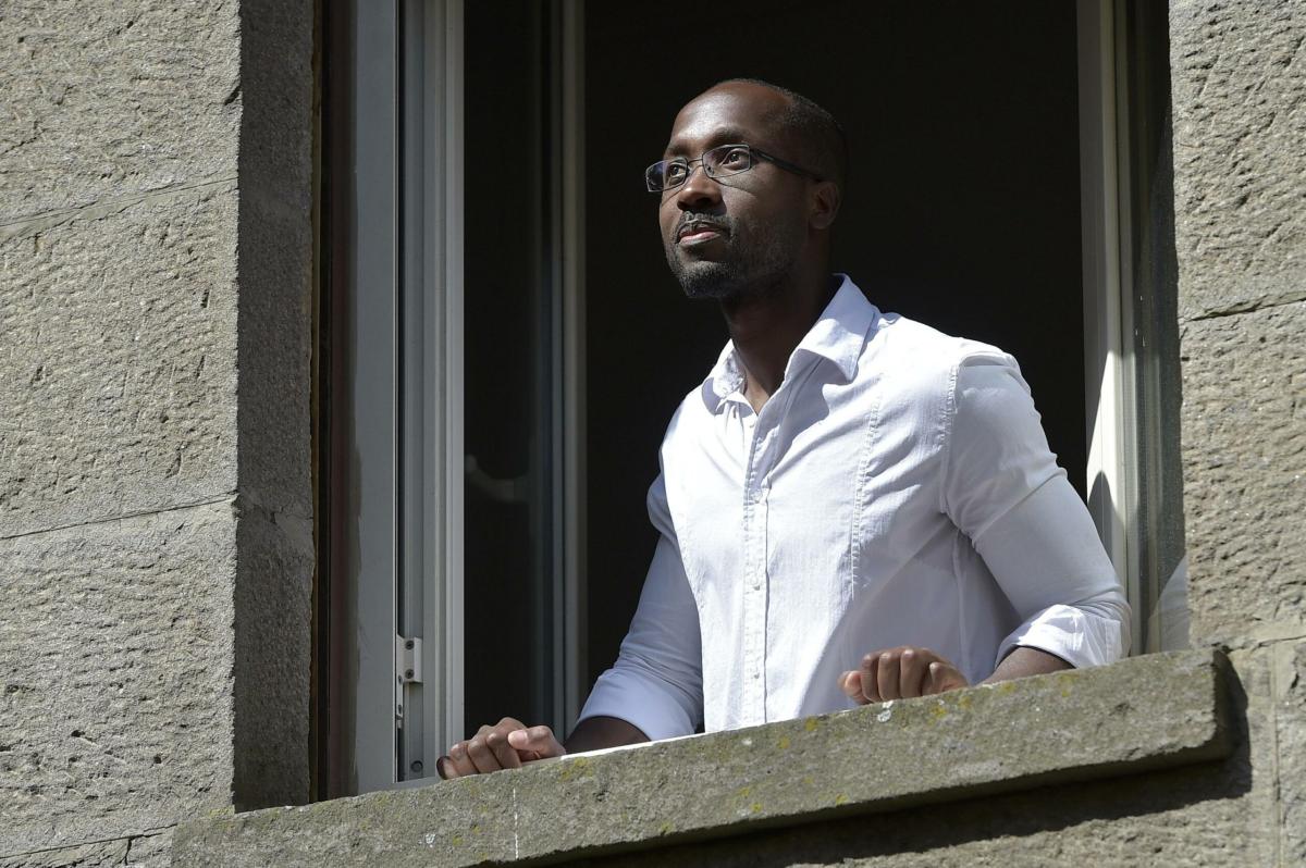 Rudy Guede denunciato per maltrattamenti, l’ex fidanzata: “È un man…