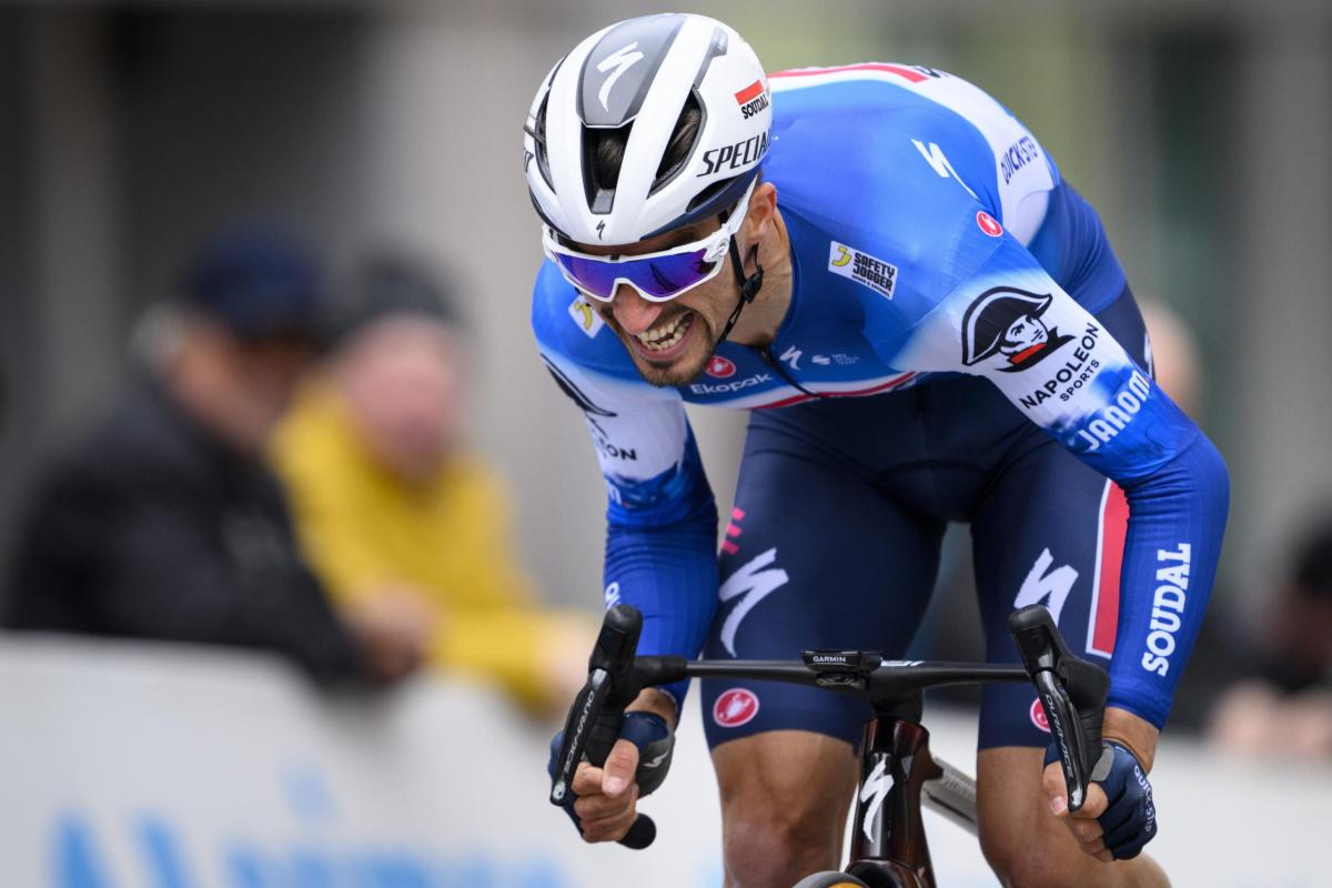 Giro d’Italia 2024, a Fano Julian Alaphilippe torna a vincere