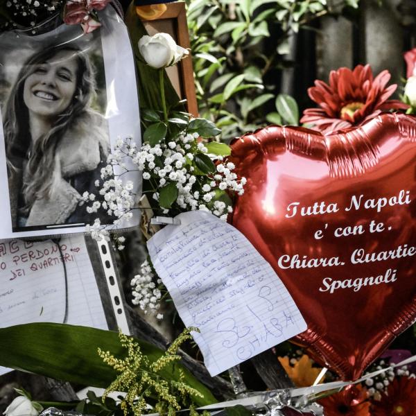 Cosa è successo a Chiara Jaconis? Indagati i genitori del bimbo che avrebbe lasciato cadere da un balcone la statuetta che l’ha ferita a morte a Napoli