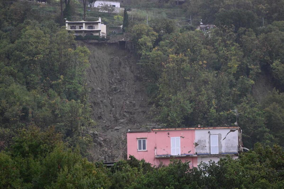 Ischia, trovato il cadavere della dodicesima vittima. Domani i fune…