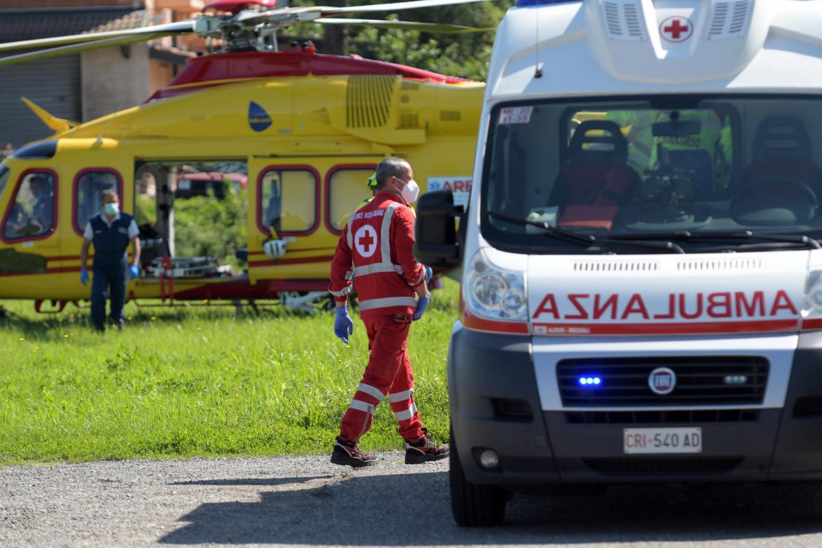 Incidente a Budrio (Bologna) oggi 25 giugno 2023: auto finisce fuor…