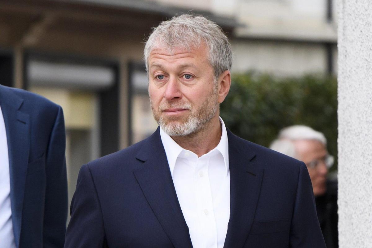 Abramovich, yacht ancora in fuga per evitare sanzioni. Via dalla Tu…