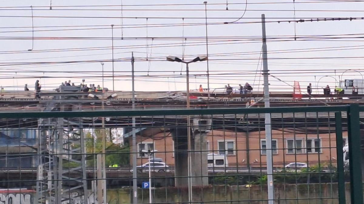 Padova, donna precipita da cavalcavia, trovata morta sulla A4: non era suicidio, il compagno l’ha uccisa, è stato arrestato