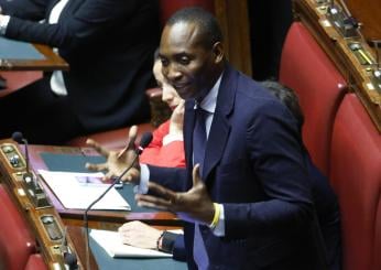 Soumahoro: “Insulti razzisti alla Camera nei miei confronti”. Parlamentari respingono le accuse