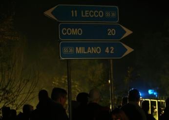 Lecco, incidente sulla SS36 all’altezza di Mandello del Lario: auto si ribalta in galleria, grave un 78enne