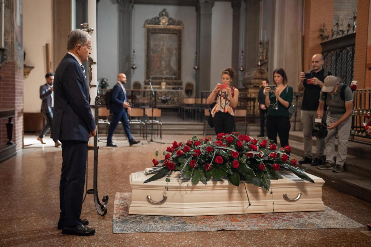 Funerali Flavia Franzoni, a Bologna l’ultimo saluto alla moglie di …