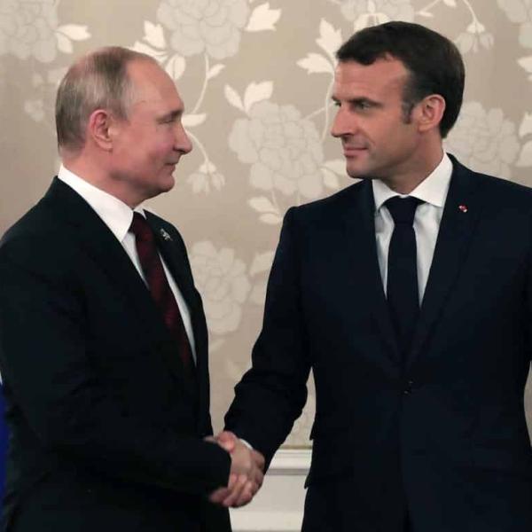 Guerra in Ucraina, l’annuncio di Macron da Washington: “Presto parl…