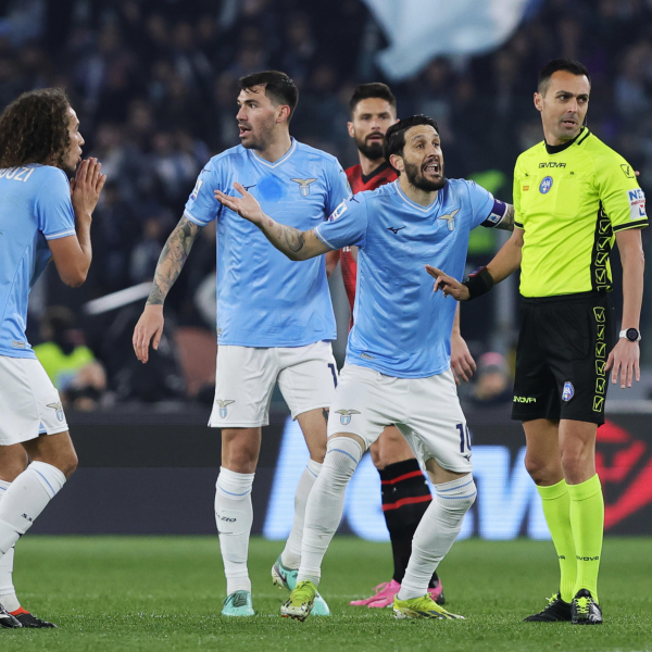 Dopo Lazio-Milan, squalifica di un mese per Di Bello: tutti i precedenti polemici dell’arbitro