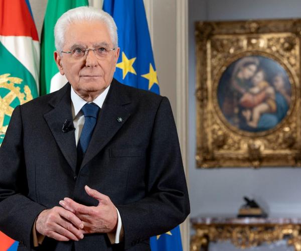 Mattarella: l’anello, l’albero, Raffaello ma zero cenni alla Giustizia