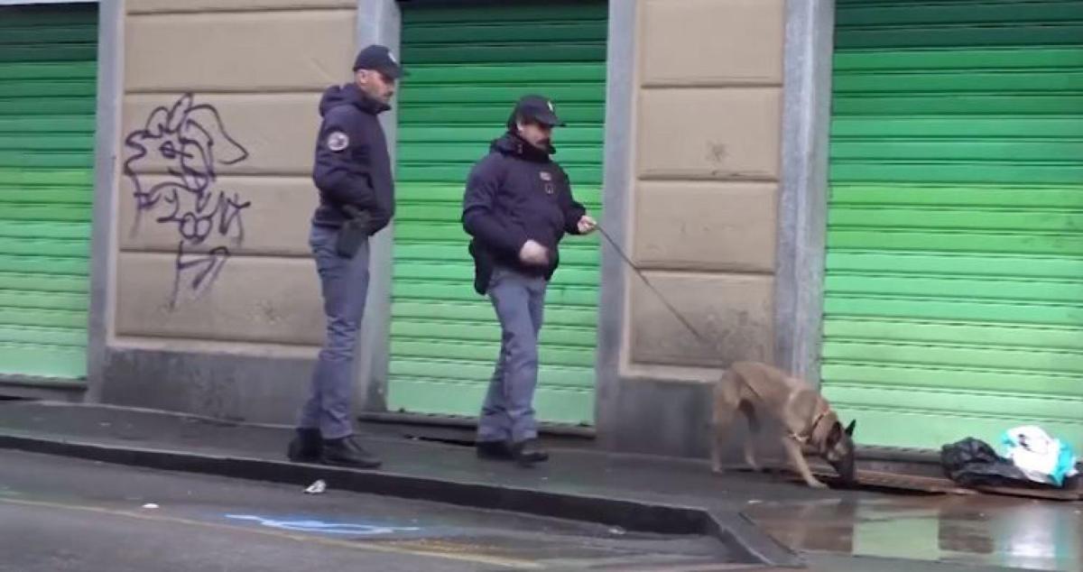 Roma, rapinano le poste in camice bianco e pistola: 50mila euro di …