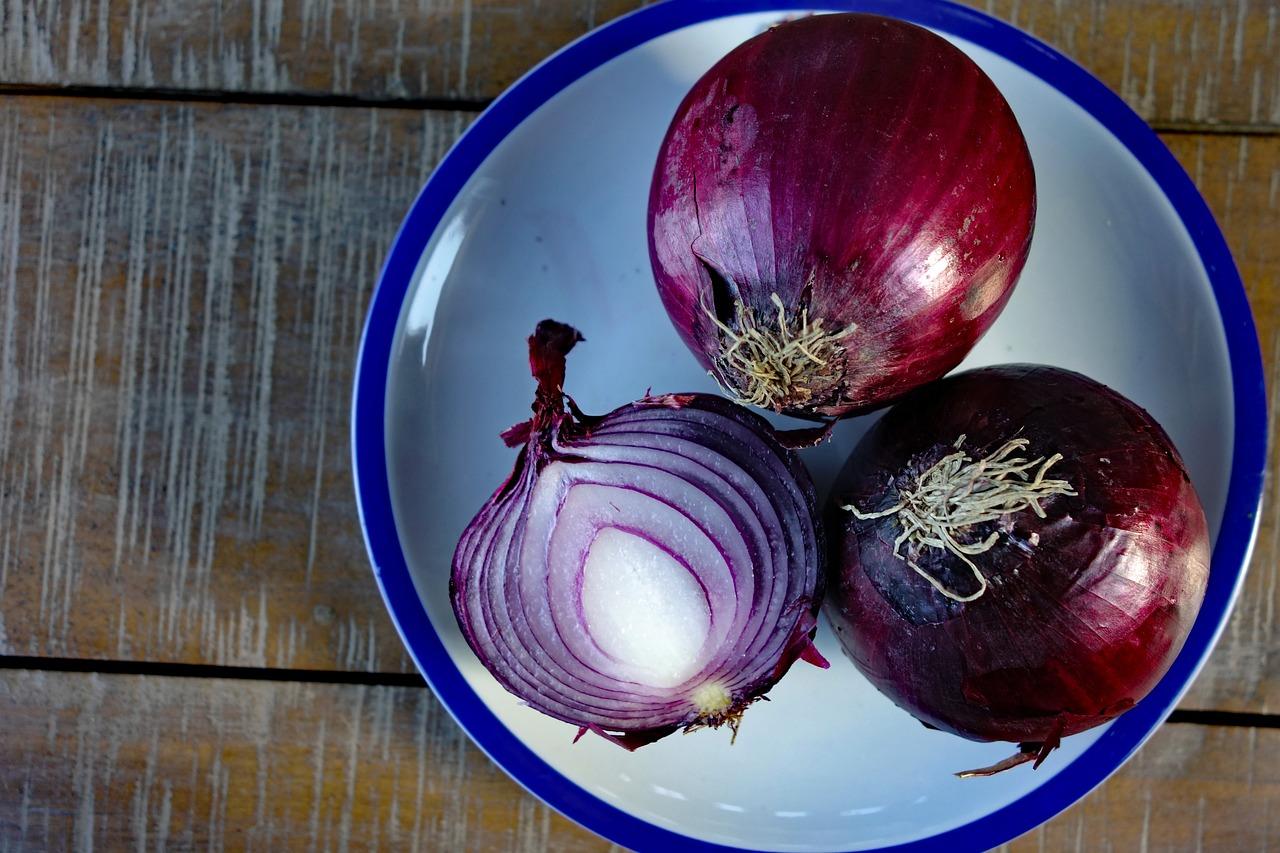 Cipolla caramellata: ricetta sfiziosa da usare in mille modi