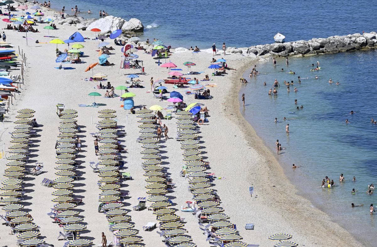 Vacanze in Italia, boom di turisti dall’estero: ad agosto 1 su 3 è …