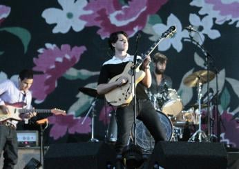 Vampire Weekend in concerto live streaming durante un’eclissi di sole: data e anticipazioni sul nuovo album