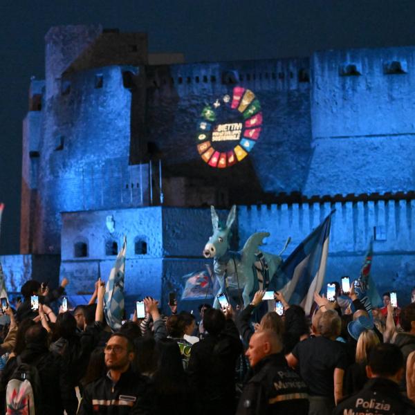 Napoli lo scudetto porta turismo: boom di prenotazioni e ricavi da 30 milioni di euro per la festa azzurra