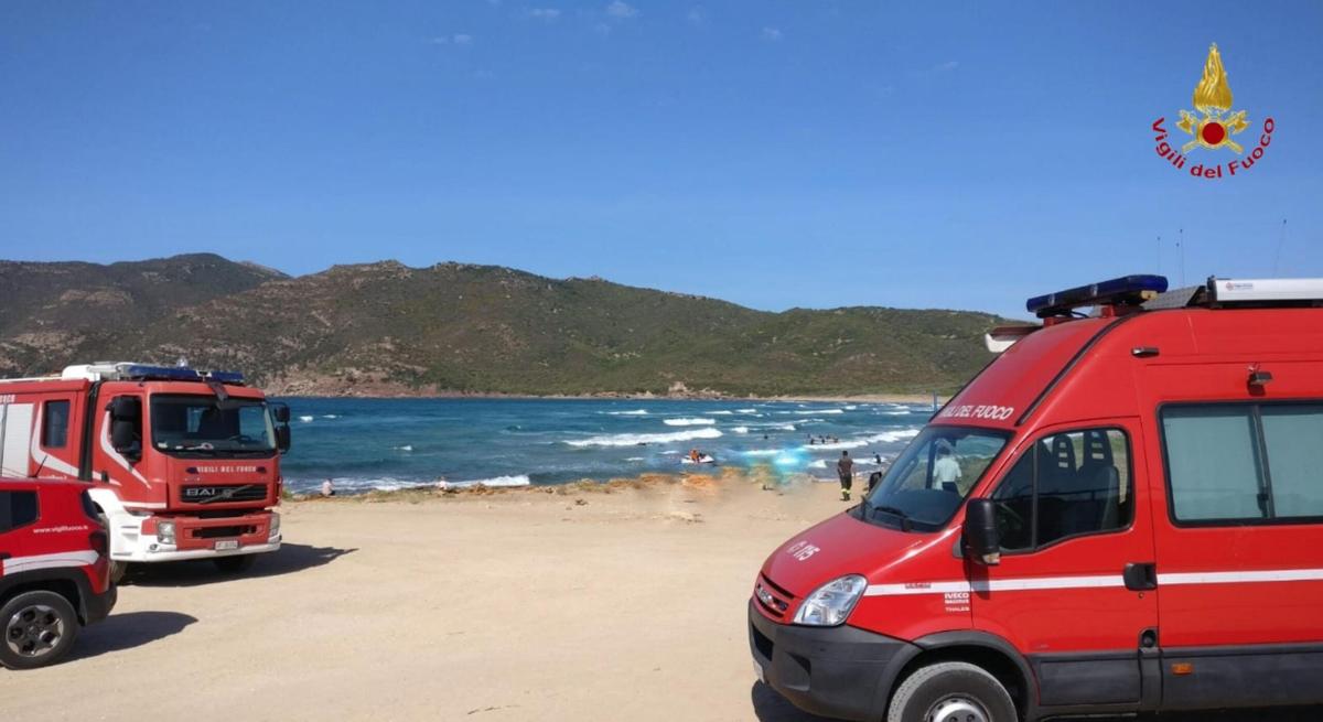 Olbia, morto il turista schiacciato da un masso fatto cadere involo…