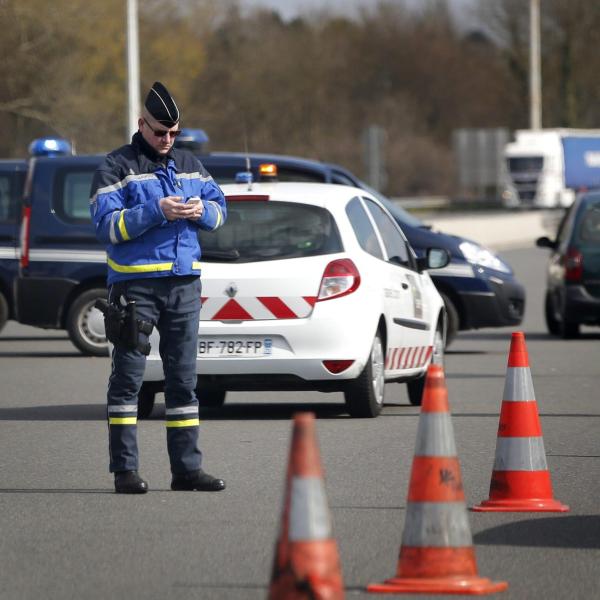 Francia, sei aeroporti evacuati per allarme bomba: ecco quali sono | VIDEO