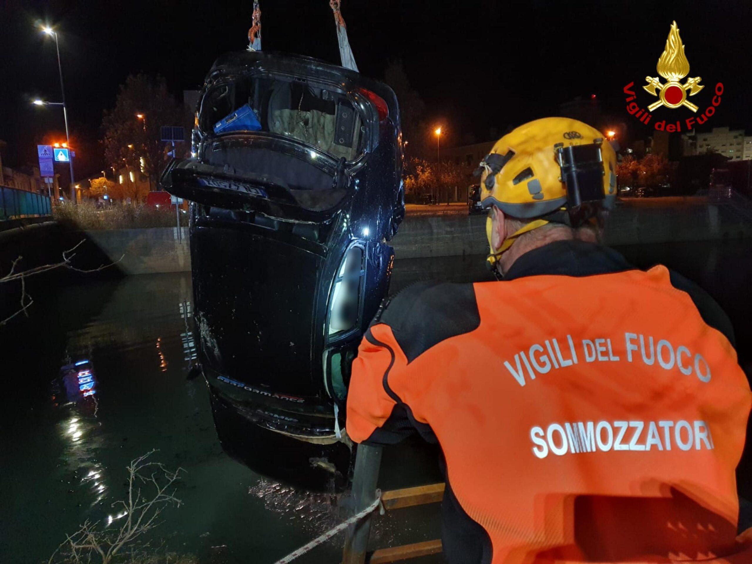 Alessandria, auto precipita dal ponte Tiziano: chi è l’uomo morto nell’incidente? Ferita gravemente una donna