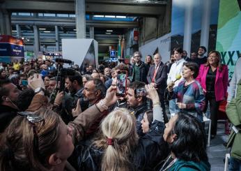 Contestata al Salone del Libro di Torino, la ministra Roccella risp…