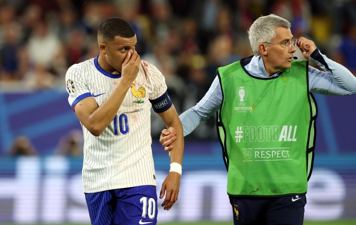 Euro 2024, Mbappé si allena con la maschera: contro l’Olanda sarà titolare