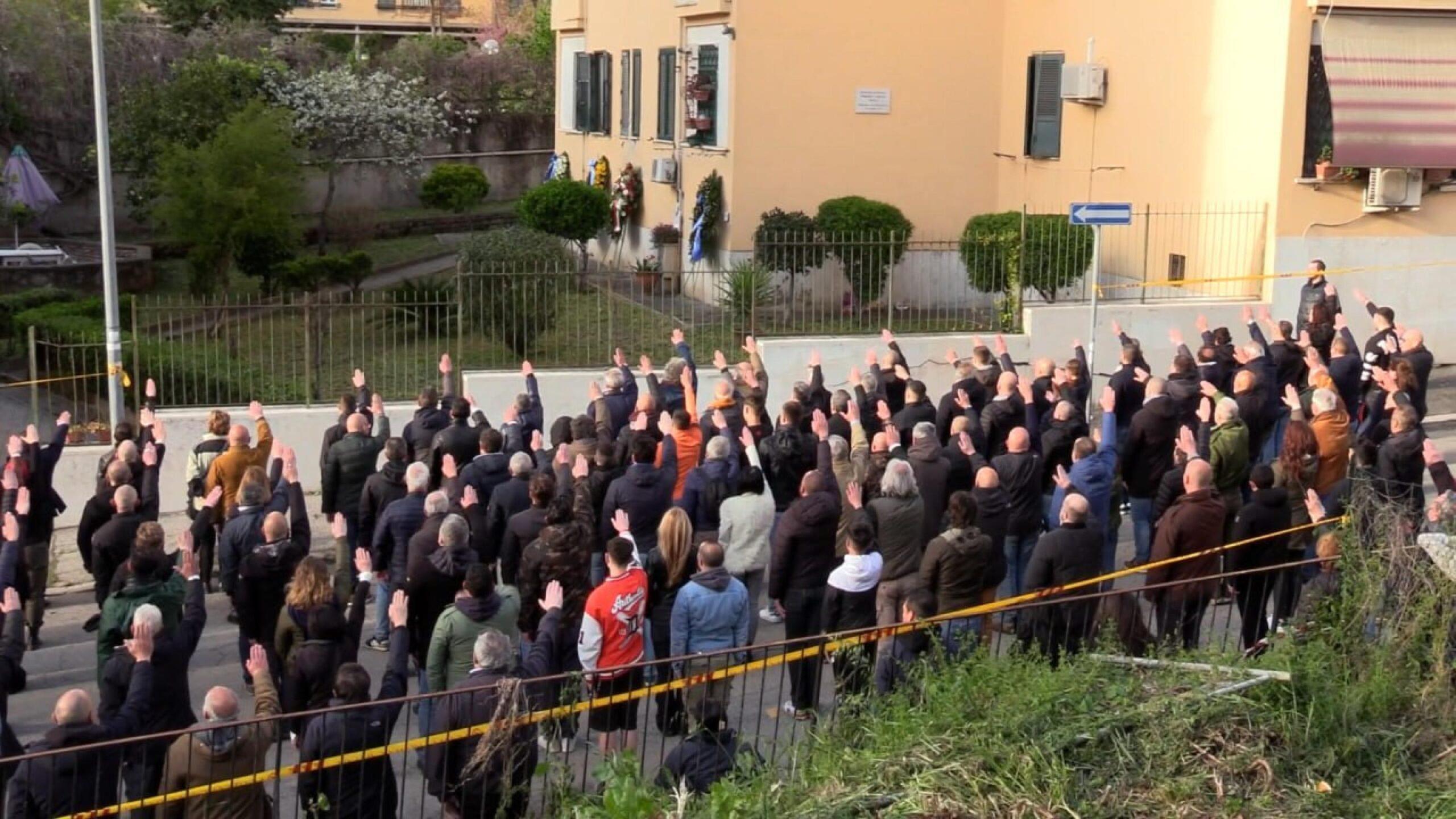 Rogo di Primavalle a Roma, saluti fascisti durante la commemorazione: denunciati dodici attivisti di estrema destra