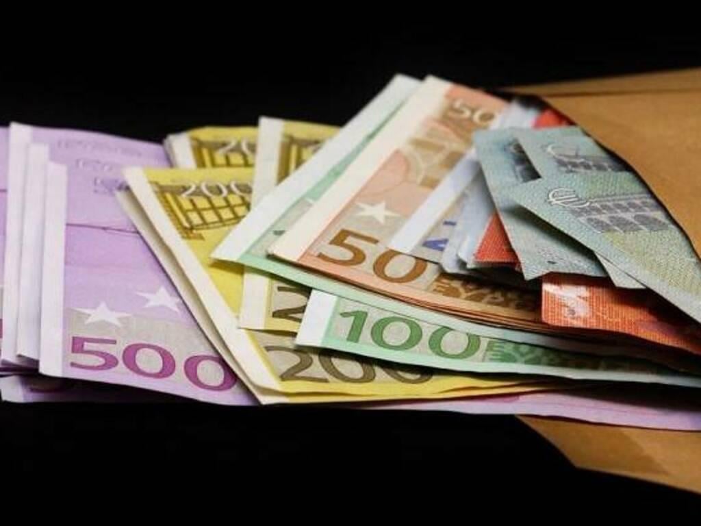 Se guadagno 2.200 euro al mese quanto prenderò di pensione? Vecchiaia e anticipata