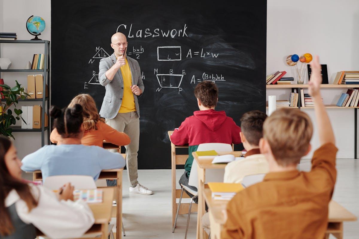 Concorso docenti PNRR 2, i posti in palio sono 19.032: cosa sapere su requisiti, prove e domande