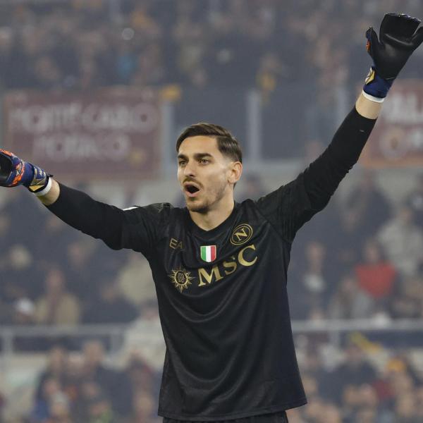 Il Napoli mette Meret sul mercato? L’ex portiere azzurro: “Fiducia a Caprile e prenderei Szczesny”