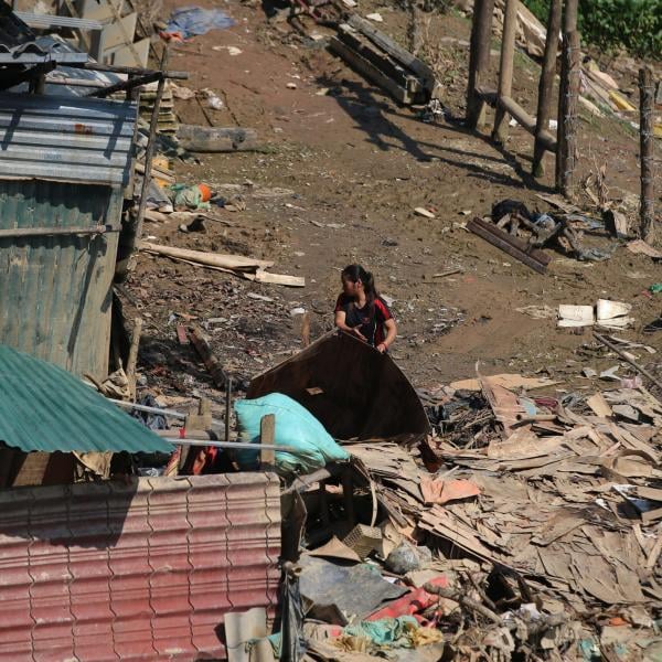 Thailandia, inondazioni colpiscono venti province del centro nord: 34mila famiglie sfollate, morti due elefanti | VIDEO