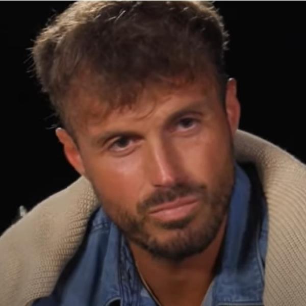 “Temptation Island”, Alex Petri racconta come avrebbe reagito al bacio tra Vittoria e il tentatore Simone